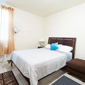 Studio And 1 Bedroom - Bronx Appartement